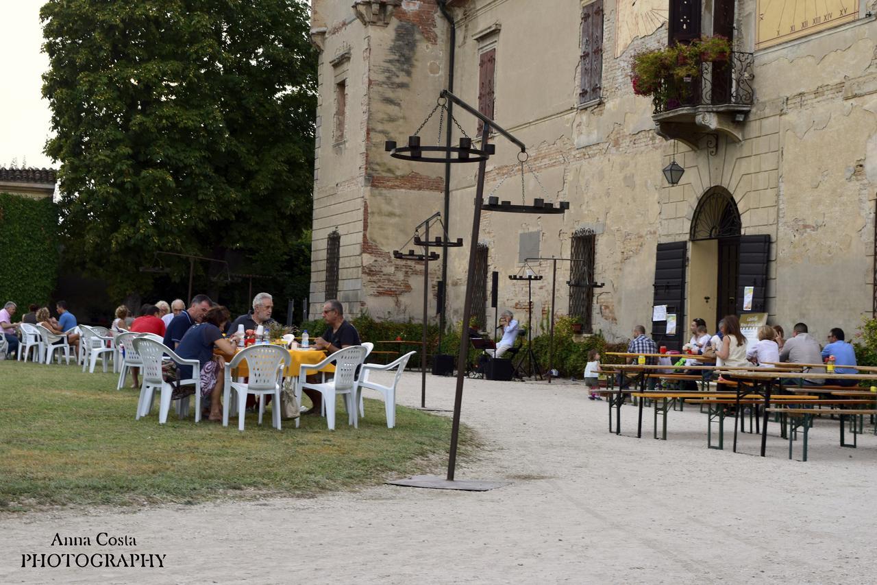 Ostello Castello Mina Della Scala Casteldidone Eksteriør billede