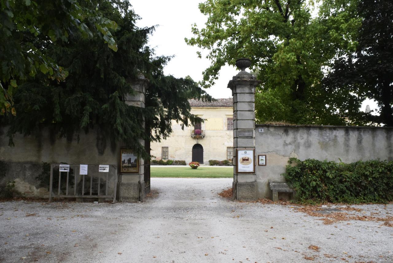 Ostello Castello Mina Della Scala Casteldidone Eksteriør billede